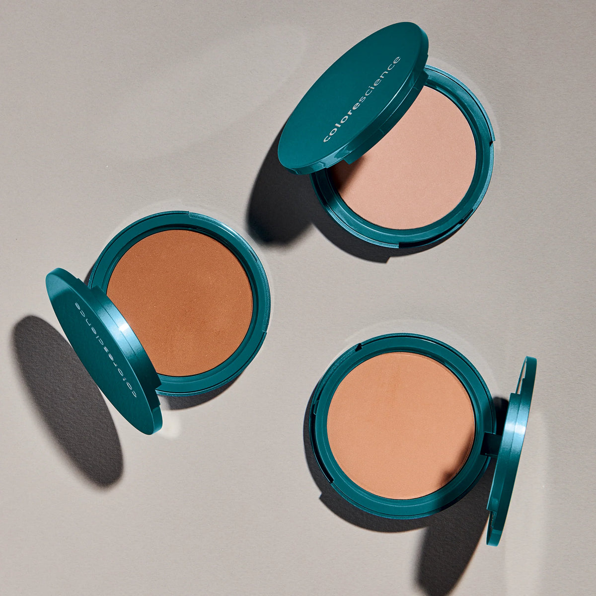 Colorescience - Natural Finish Mineral Foundation - Polvos compactos con SPF 20, 12 gr