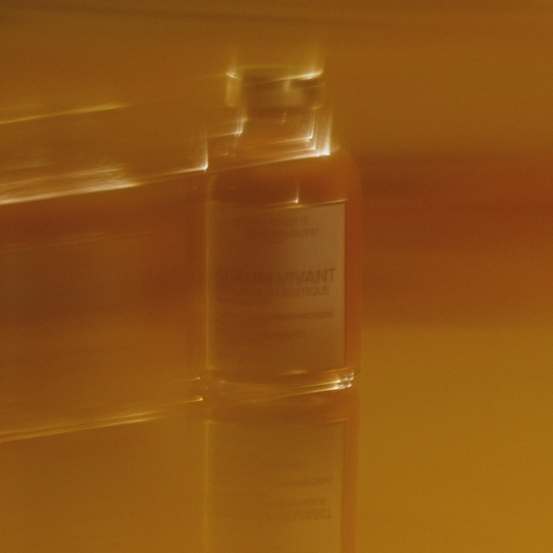 Cargar vídeo: Textura de gel acuoso del Sérum Vivant Biologique Recherche
